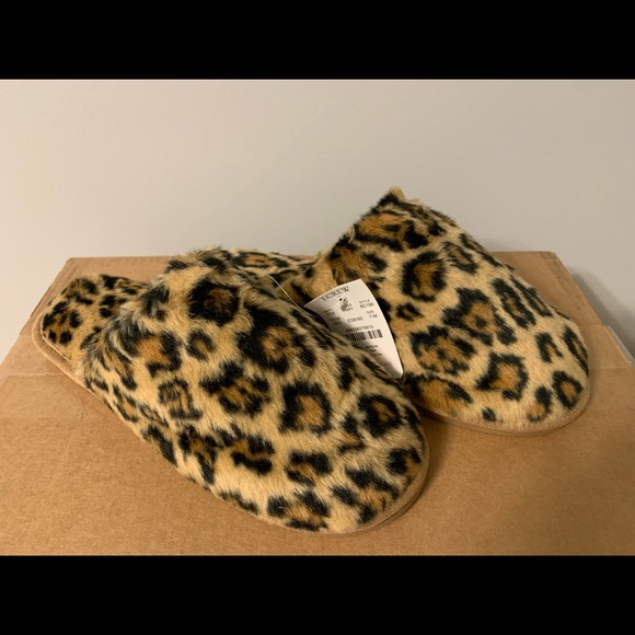 *SOLD* 🌺HP🌺 J.Crew leopard fuzzy slippers - Picture 4 of 7